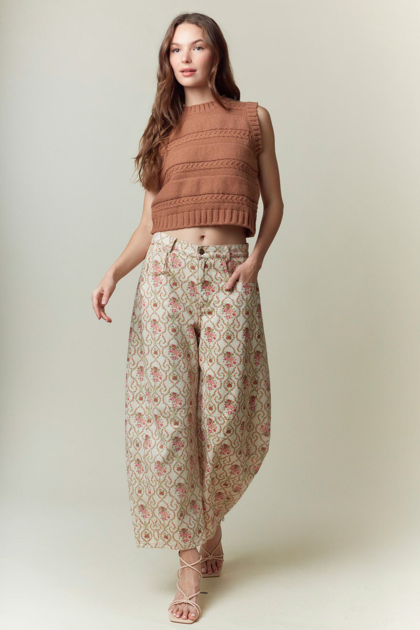 Jacquard Floral Printed Barrel Jeans in beige and pink, available in sizes XS-XL.