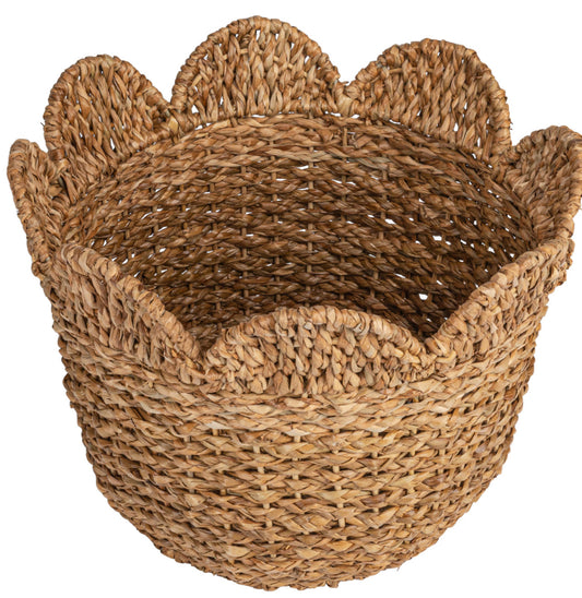 Light brown woven Bankuan & rattan baskets with scalloped edge. Available in small, medium, and large sizes.