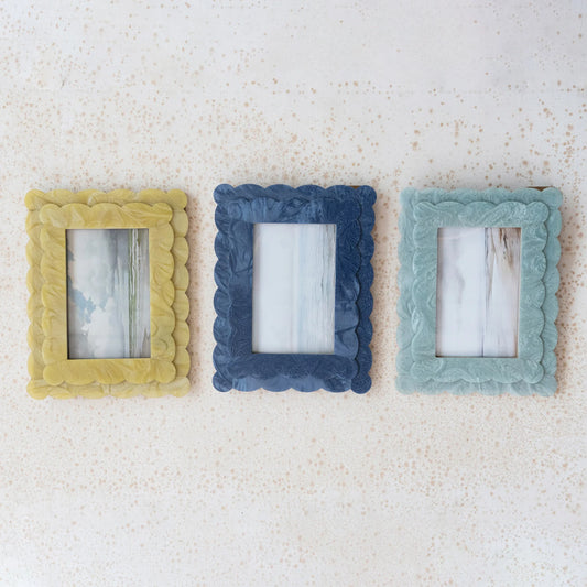 Set of three 2-layer scalloped photo frames (4x6), in yellow, blue, and light green. Sizes: 4x6 inches.
