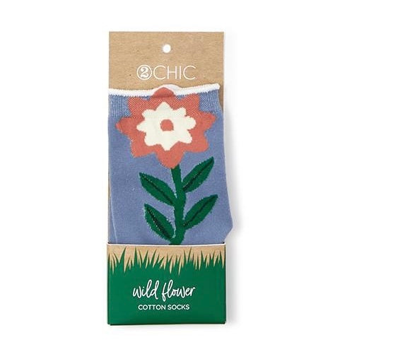 Blue sock with large pink and white flower, green stem; comes in “wild flower cotton socks” box. Sizes: S, M, L.