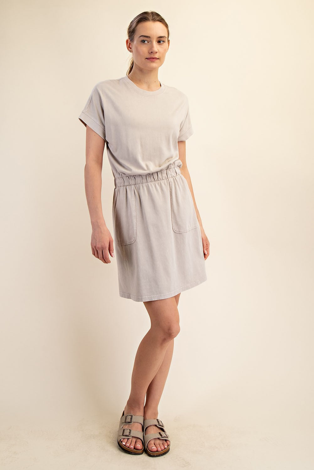 Mineral Washed Elastic Waist Cotton Dress with large front pockets. Available in sizes XS-XL.