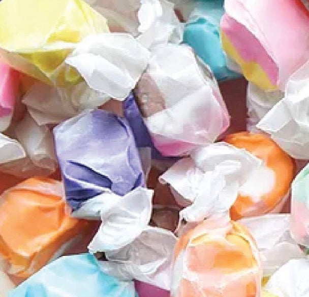 Mahjong Small Candy Bags with assorted taffy in colorful wrappers. Available sizes: small.