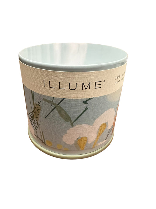 Vanity Tin candle, 11.8 oz, ILLUME® tin with soft blue interior, floral exterior, labeled "FRESH" and "PLANT-BASED".