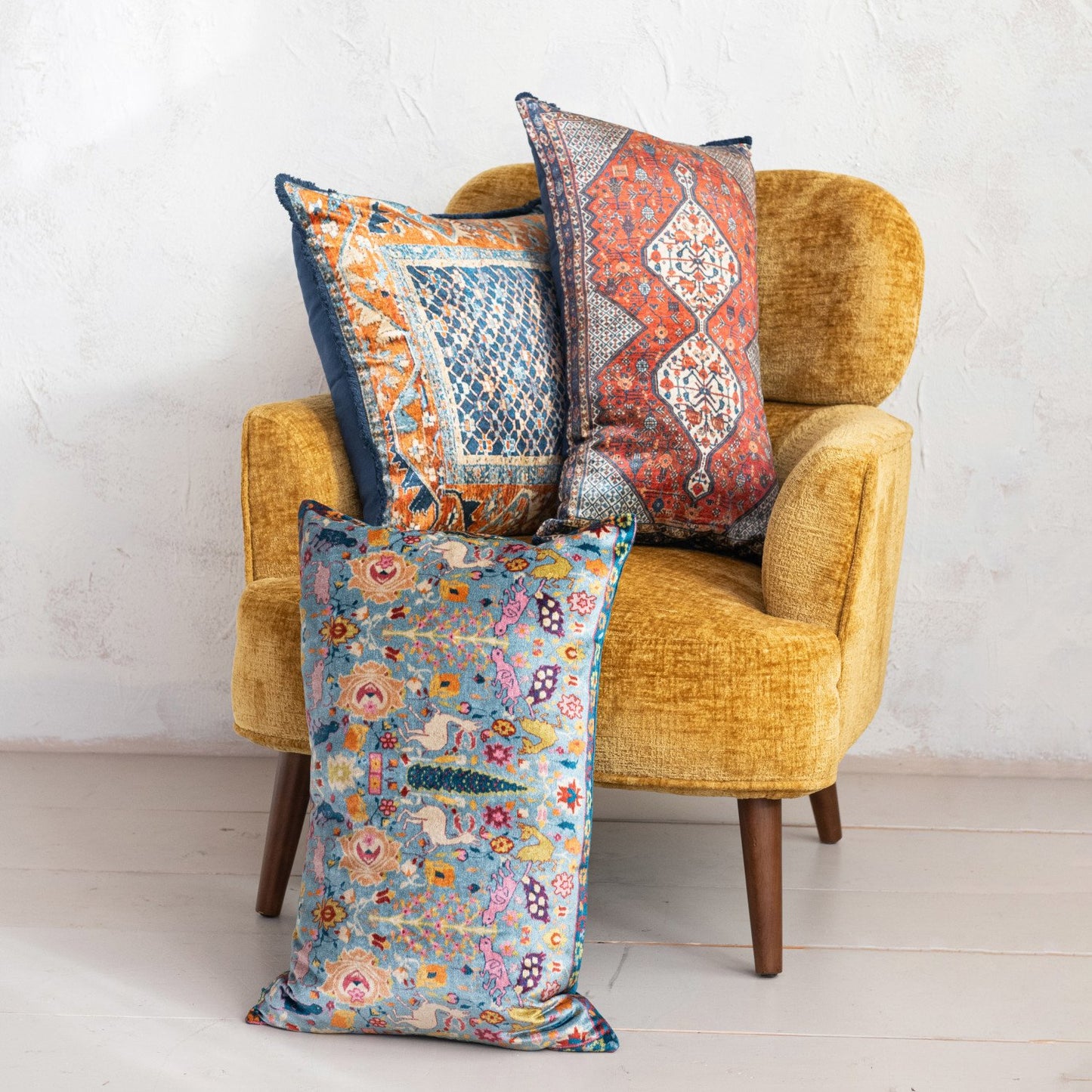 Yellow armchair. Available sizes: standard.