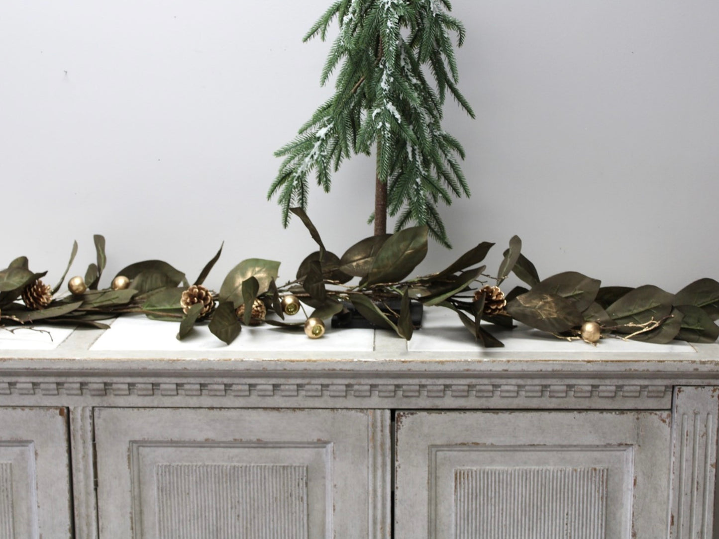 60" Magnolia Leaf Garland with Gold Brushed Pinecones