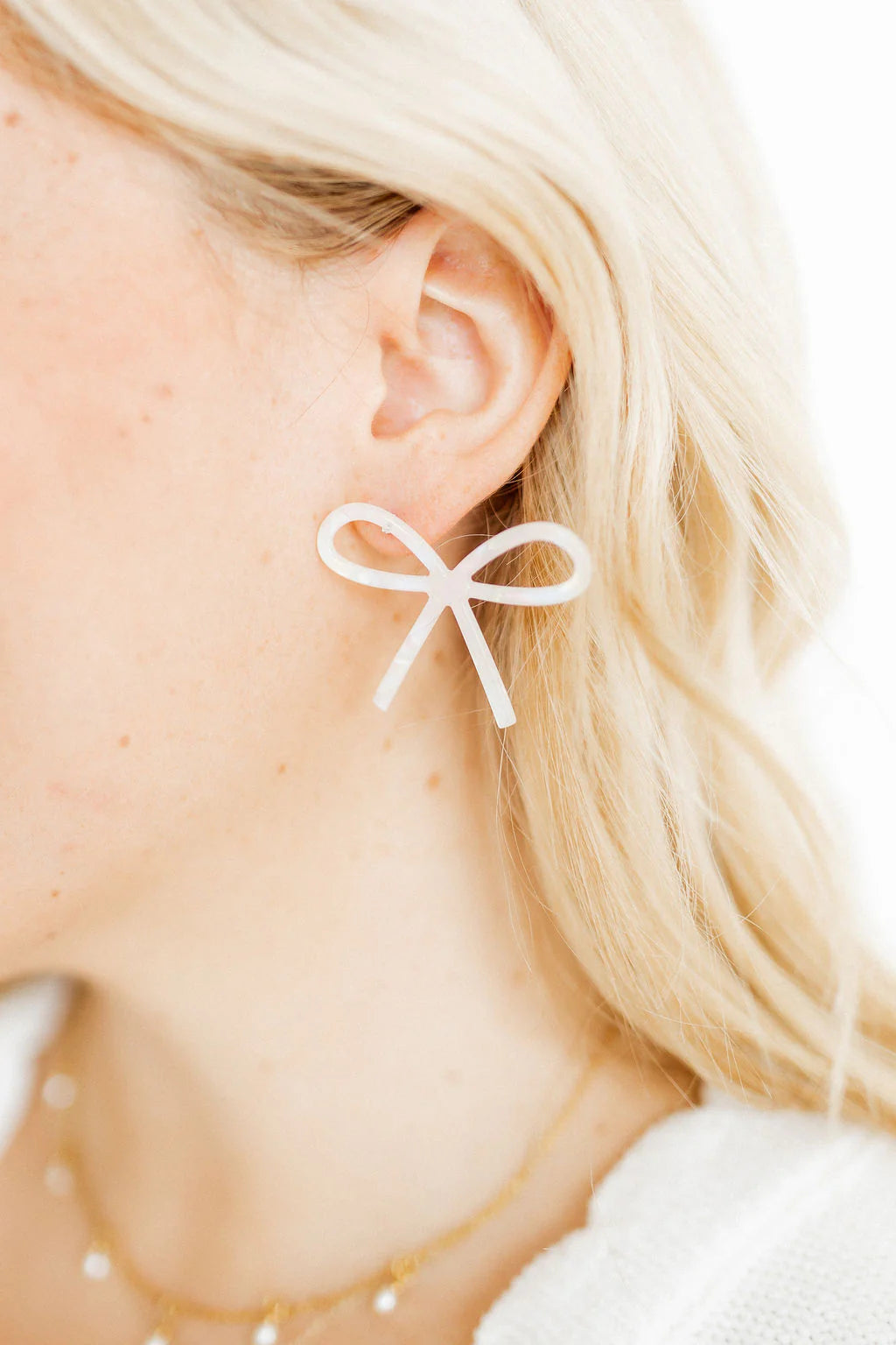 Lola Bow Earrings: Crafted from eco-friendly acetate, suitable for sensitive ears. Available sizes: One Size.