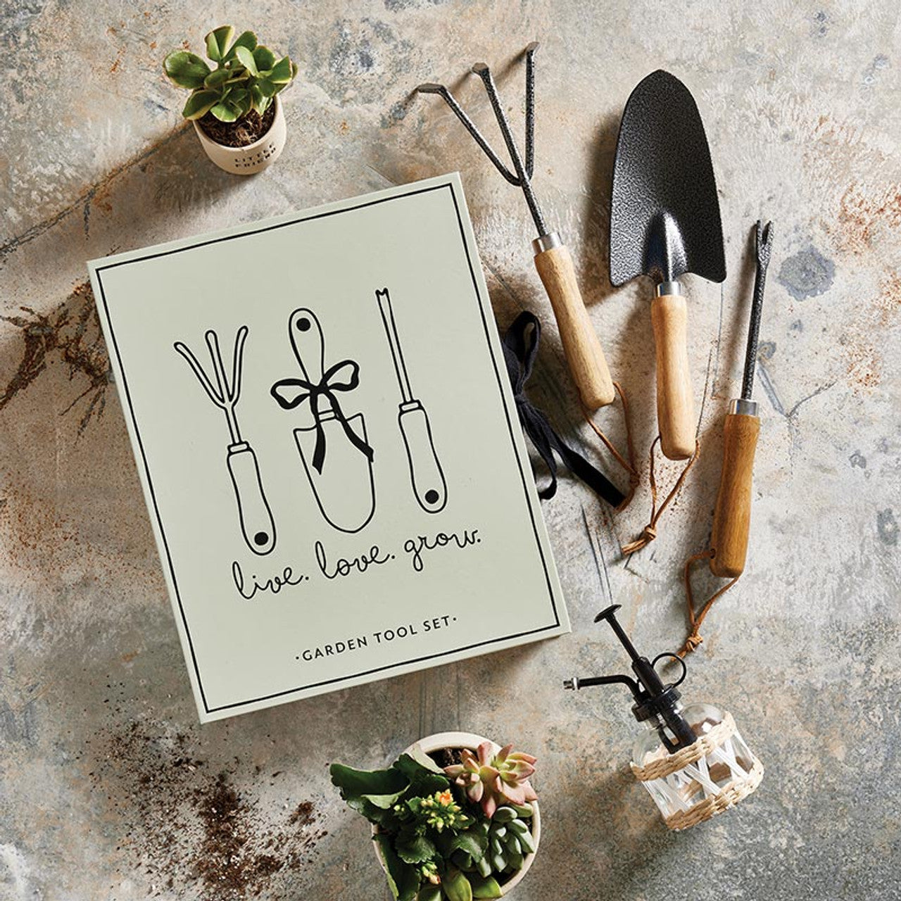 Spade, fork, and trowel with beech wood handles. Available in one size.
