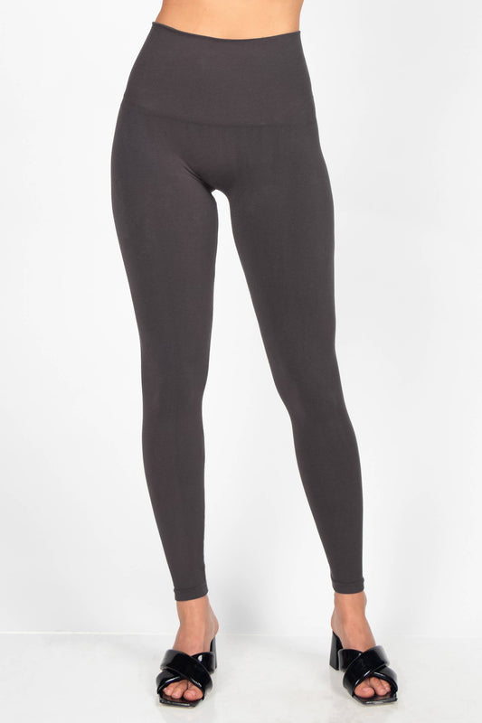 The Tummy Tuck Legging in Heather Charcoal, full length, available in regular size. Shown cropped at midriff and ankles.
