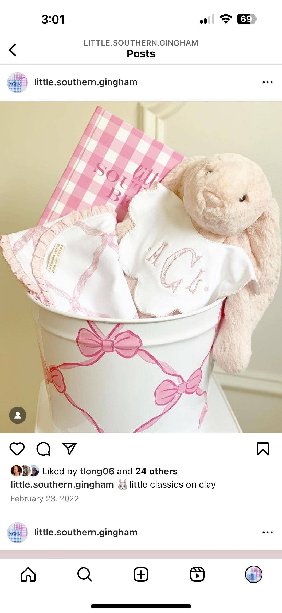 The Little Southern Belle: white/pink pail, plush bunny, “A.C.” bib, pink/white blanket, gingham book. Sizes: not specified.