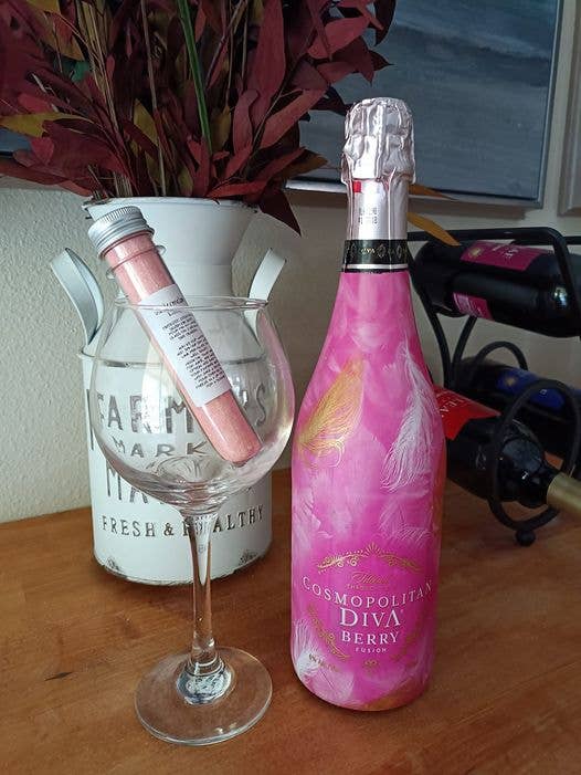 Cosmopolitan Diva Berry sparkling wine bottle, available in 750ml size.