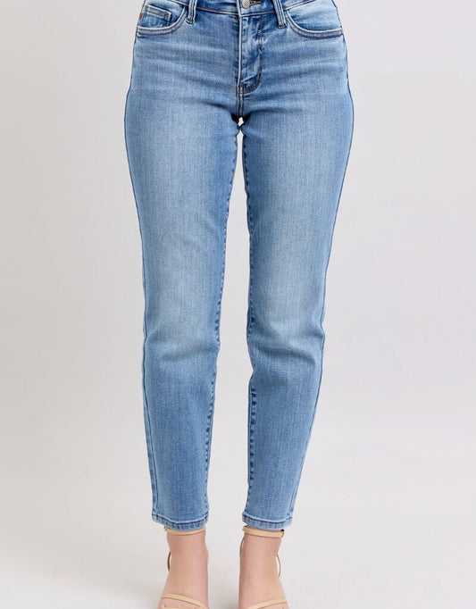 Judy Blue MR Vintage Wash Slim Fit jeans feature comfort stretch and slight fading on thighs and knees. Available in sizes 0-24W.