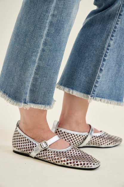 Judy Blue MR Kick Flare Jeans with frayed hem, ultra-stretch denim. Sizes: 24-32.