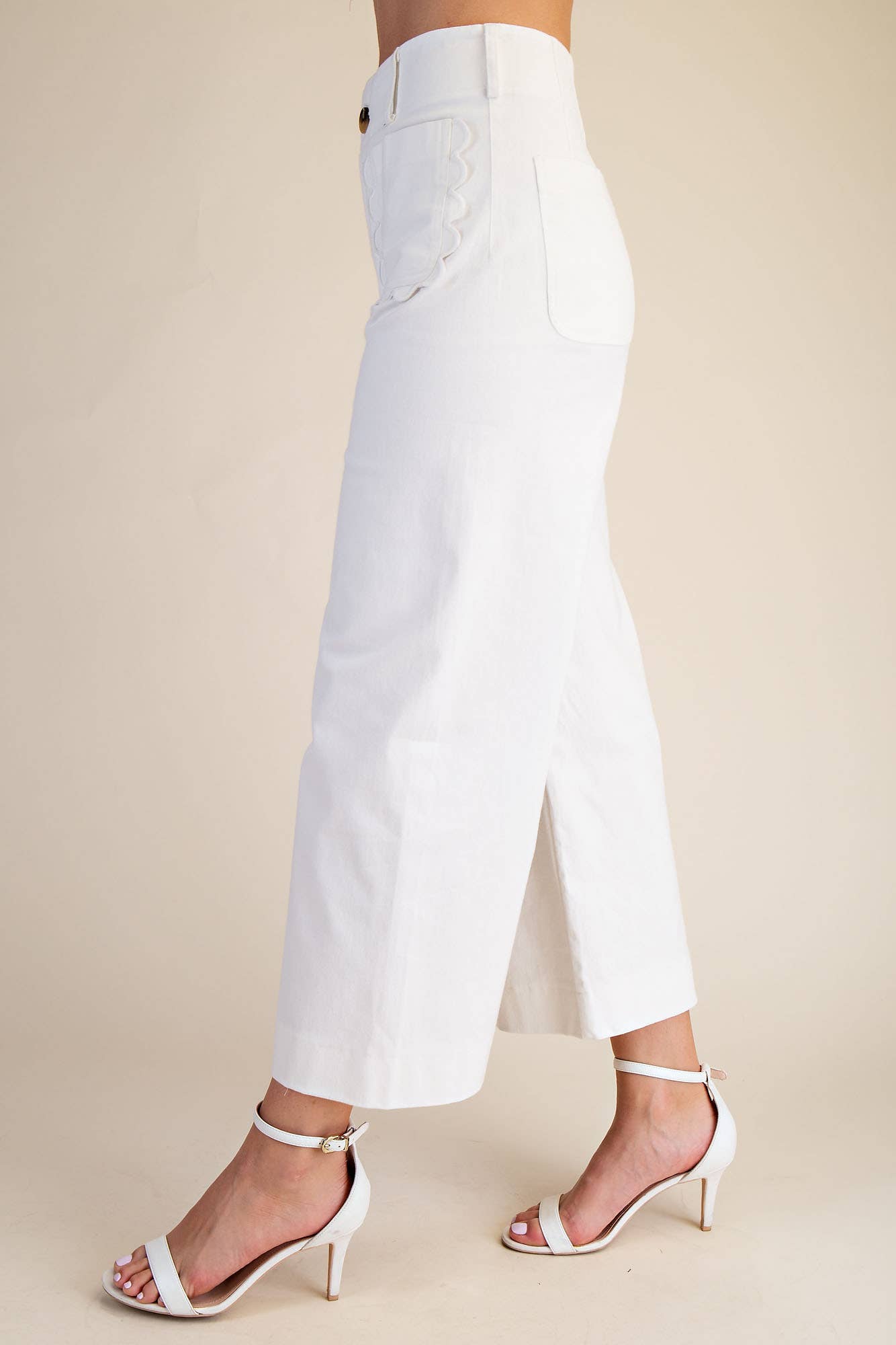 Colette White Cropped Wide-Leg Pants with scallop pocket detail. Available in sizes XS-XL.