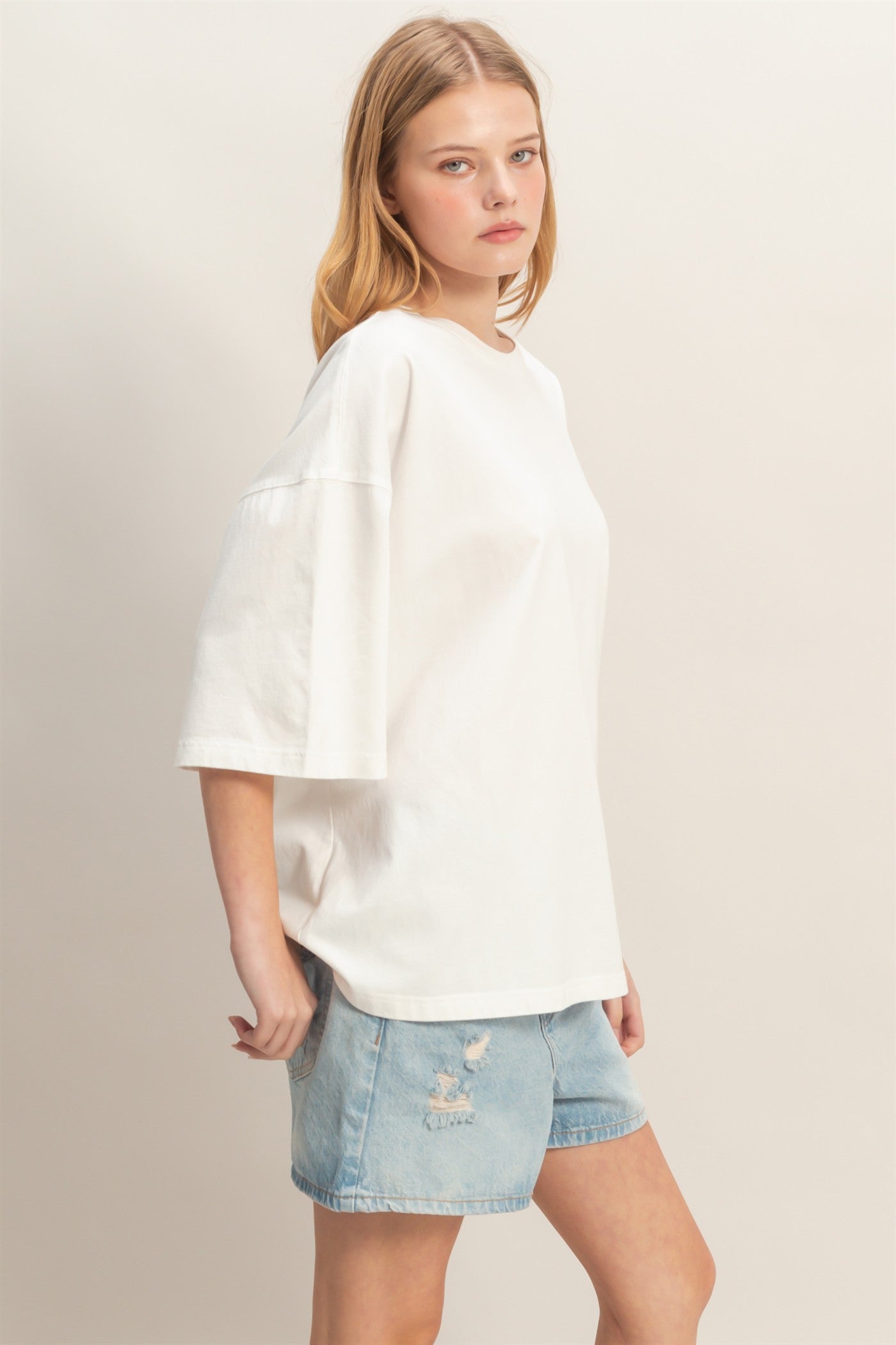 Washed Oversized Crew Neck Top, available in sizes XS–XL. Relaxed fit, crew neckline.