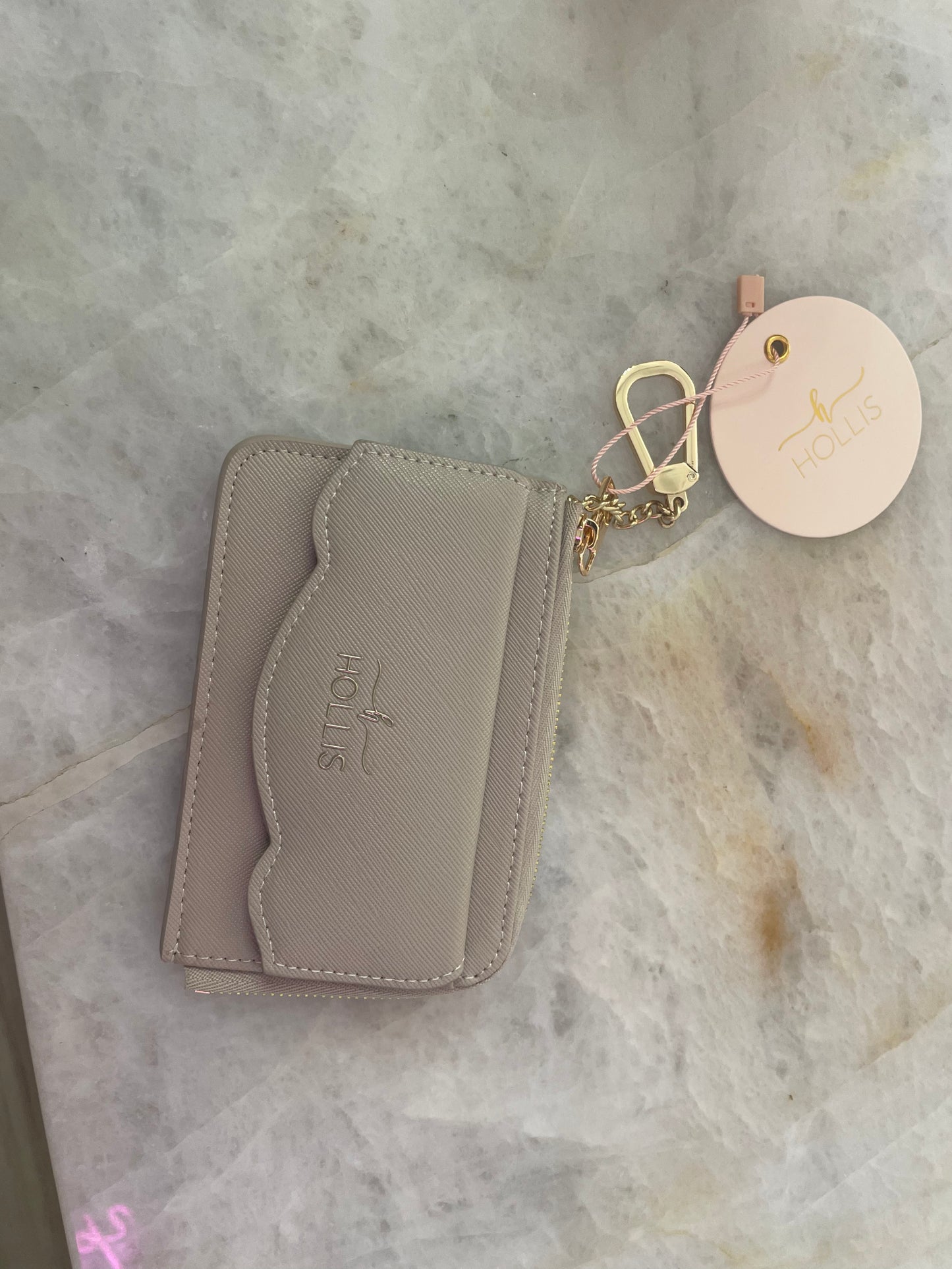 Hollis Scalloped Carholder