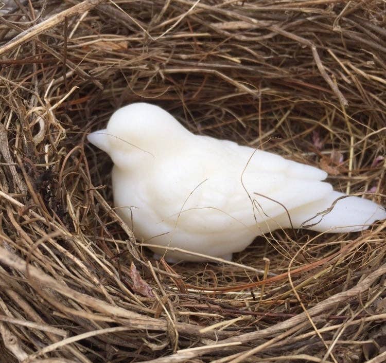 White, bird-shaped shea butter soap with sweet almond oil. Sizes available: guest.