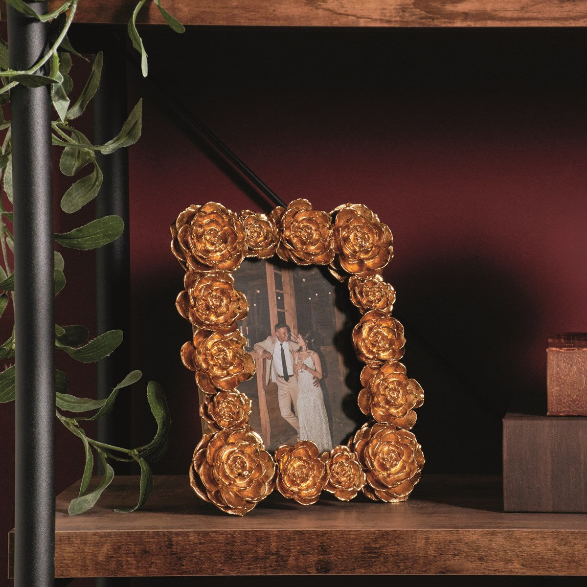 Gold Rose Photo Frame: A vintage piece adorned with sculpted roses. Available sizes: 4x6, 5x7, and 8x10 inches.