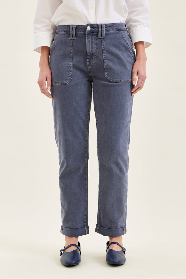 Judy Blue Aurora Weekender Vintage Indigo Jeans, available in sizes 24-32.