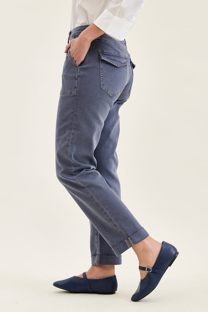 Vintage indigo Judy Blue Aurora Weekender jeans, slim straight-leg fit. Sizes: 0-24.