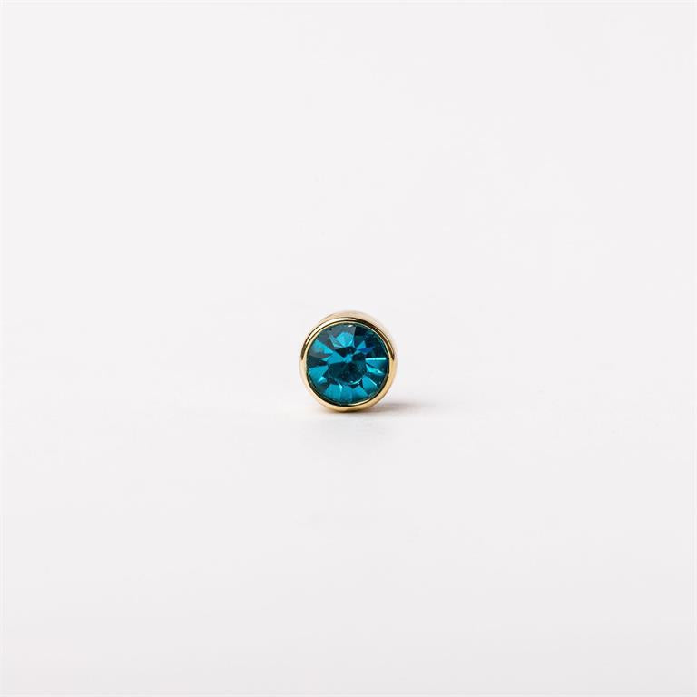 Single round teal gemstone in a gold bezel. Available in 16", 18", and 20" sizes.