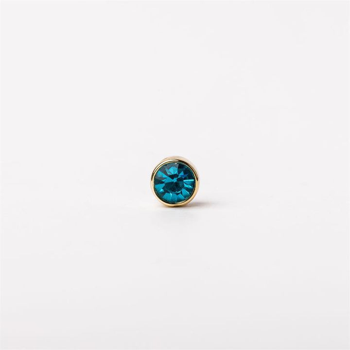 Single round teal gemstone in a gold bezel. Available in 16", 18", and 20" sizes.