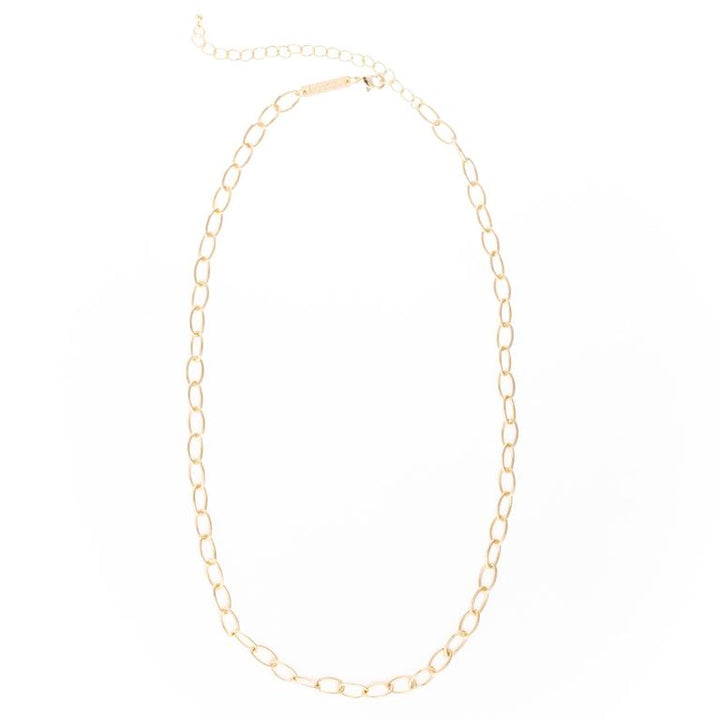Product: Luxe Clip-On Charm Necklace Bar Description: 18K gold-plated, oval-shaped links with adjustable clasp and extension chain. Sizes Available: Adjustable length.