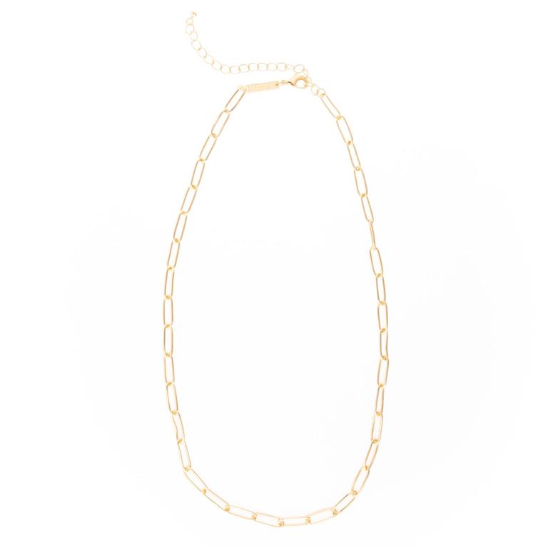 The Luxe Clip-On Charm Necklace Bar includes an 18K gold-plated rectangular link chain with an adjustable clasp. Available in sizes ranging from 16 to 20 inches.