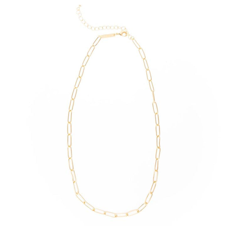 The Luxe Clip-On Charm Necklace Bar includes an 18K gold-plated rectangular link chain with an adjustable clasp. Available in sizes ranging from 16 to 20 inches.