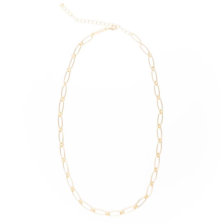 The Luxe Clip-On Charm Necklace Bar is an 18K gold plated necklace with elongated oval links and an adjustable clasp. Available in various lengths for customization with clip-on charms.