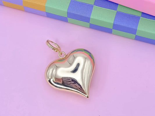 Dreamy Heart Gold Charm in shiny gold finish; available in 12mm, 15mm, and 18mm sizes.