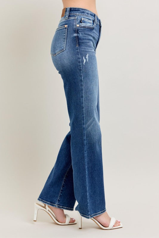 Judy Blue 90’s HW Straight Leg Jeans, slight thigh distressing, relaxed fit. Available in sizes 24-32.