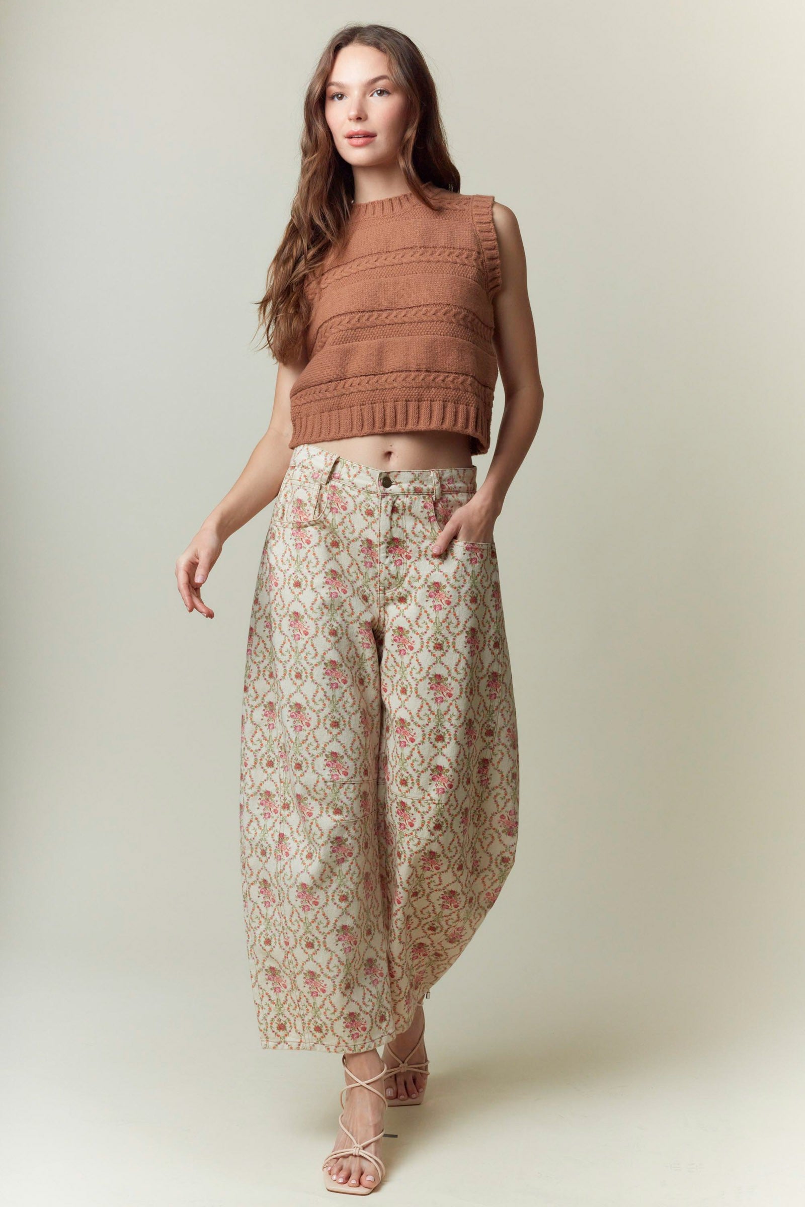 Jacquard Floral Printed Barrel Jeans in beige and pink, available in sizes XS-XL.