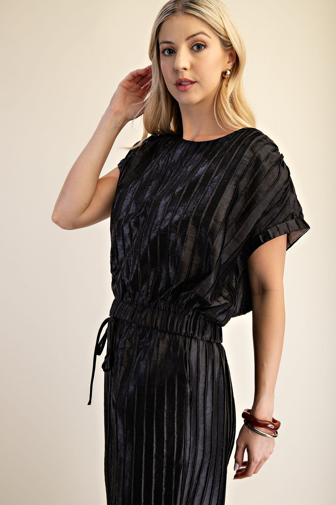 Pitch Flowy Cropped Blouse, loose fit and cropped length. Available in sizes XS-XL.