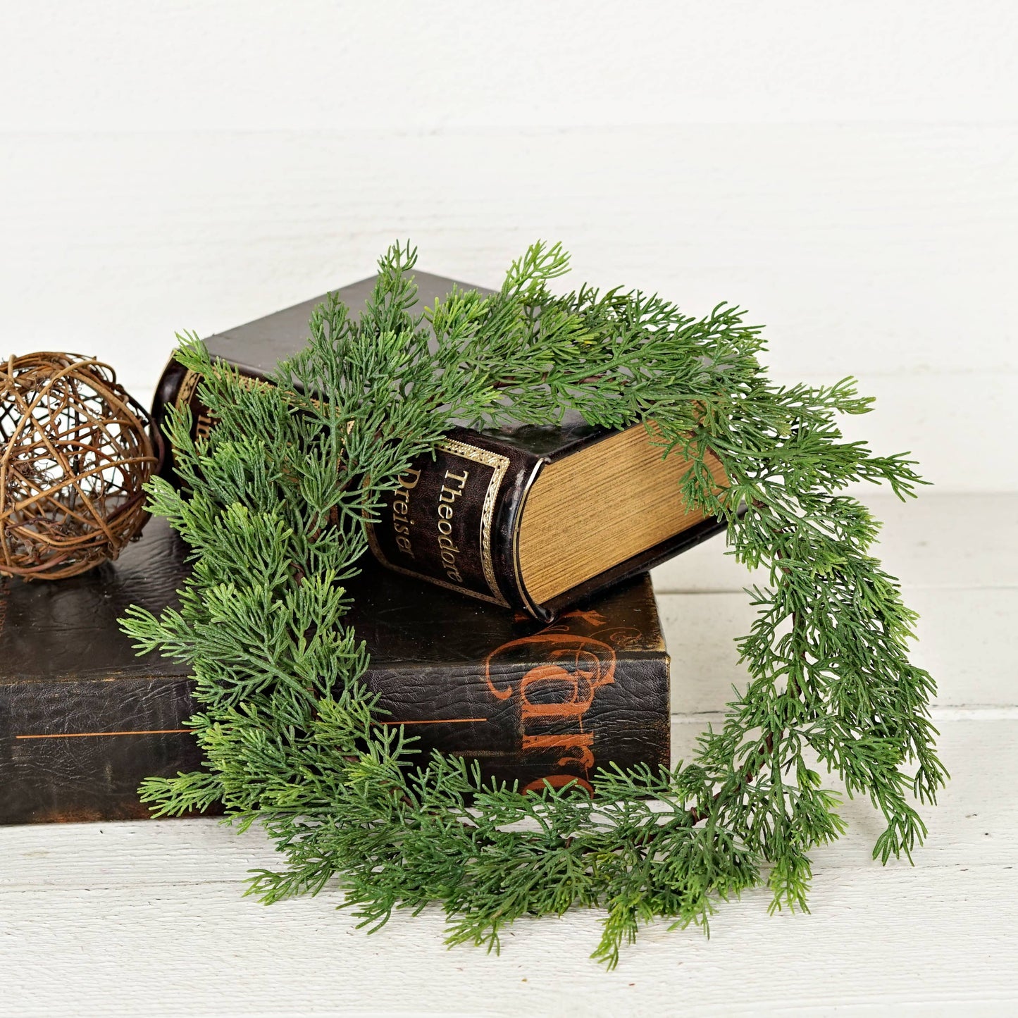Lush Plate Charger-Evergreen Soft Touch Cedar, 14in diameter with 8.5in inner size.