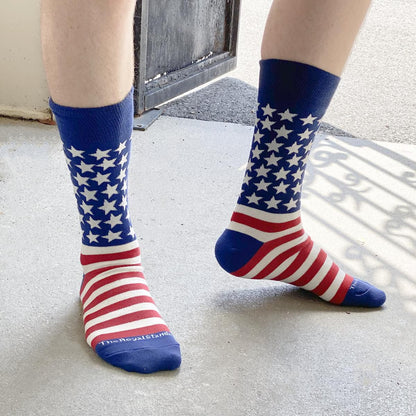 Men’s socks with stars-and-stripes American flag design. Available sizes: S, M, L.