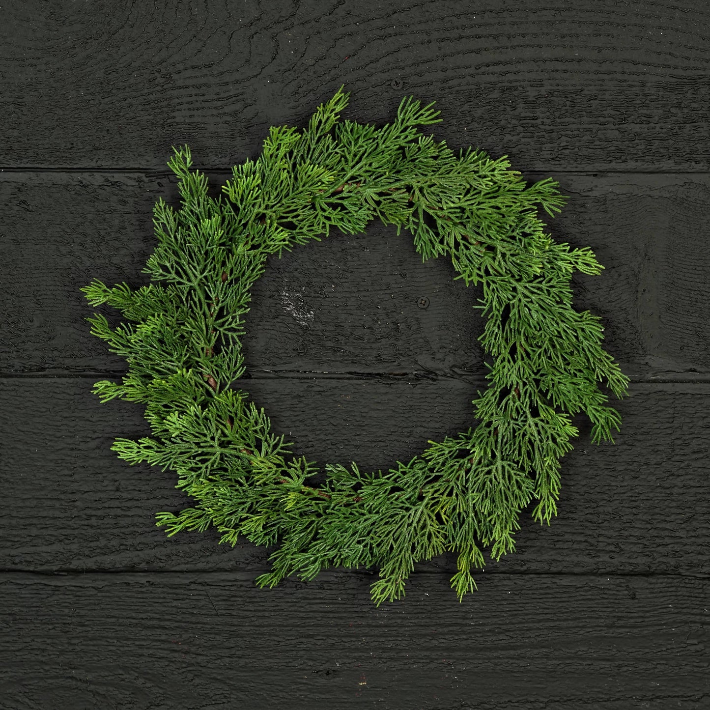 Plate Charger-Evergreen Soft Touch Cedar, 14-inch diameter with 8.5-inch inner diameter.
