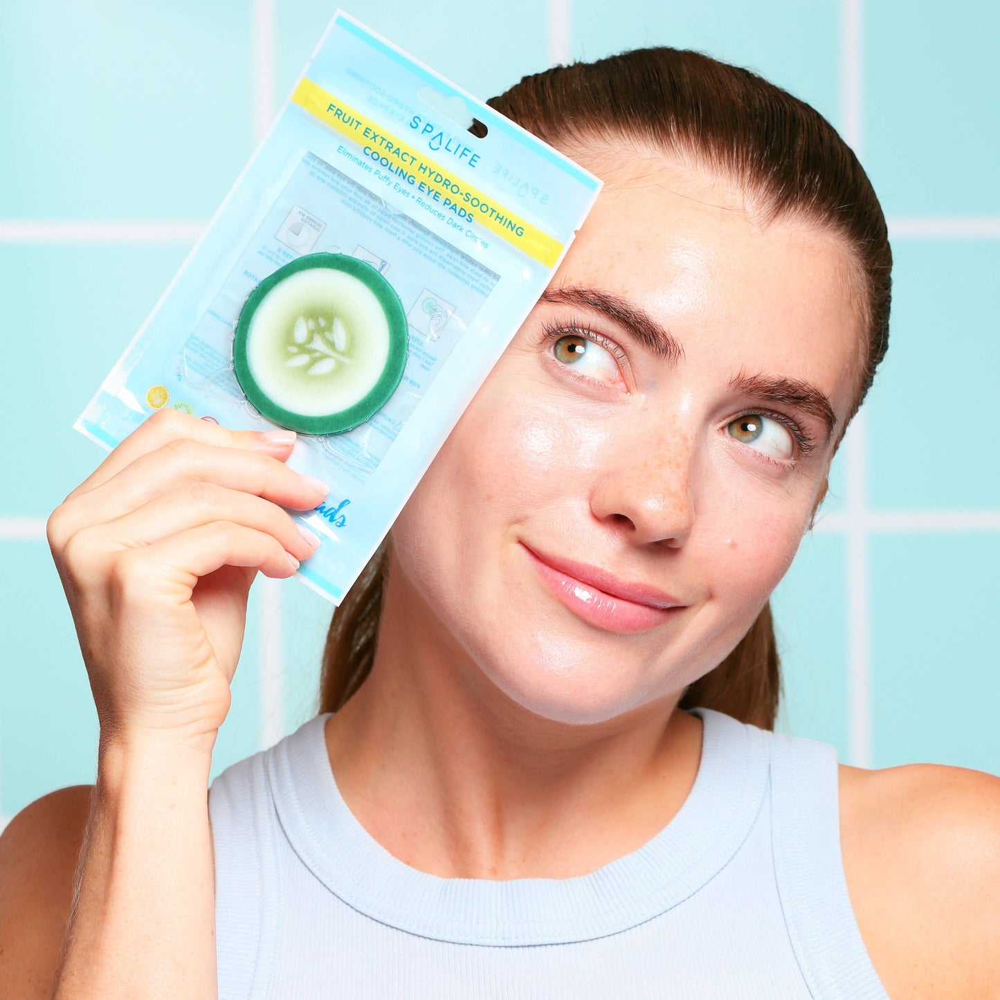 Cucumber Hydro-Soothing Cooling Eye Pad pack, hydrates skin and reduces dark circles. Available in pack of 12.