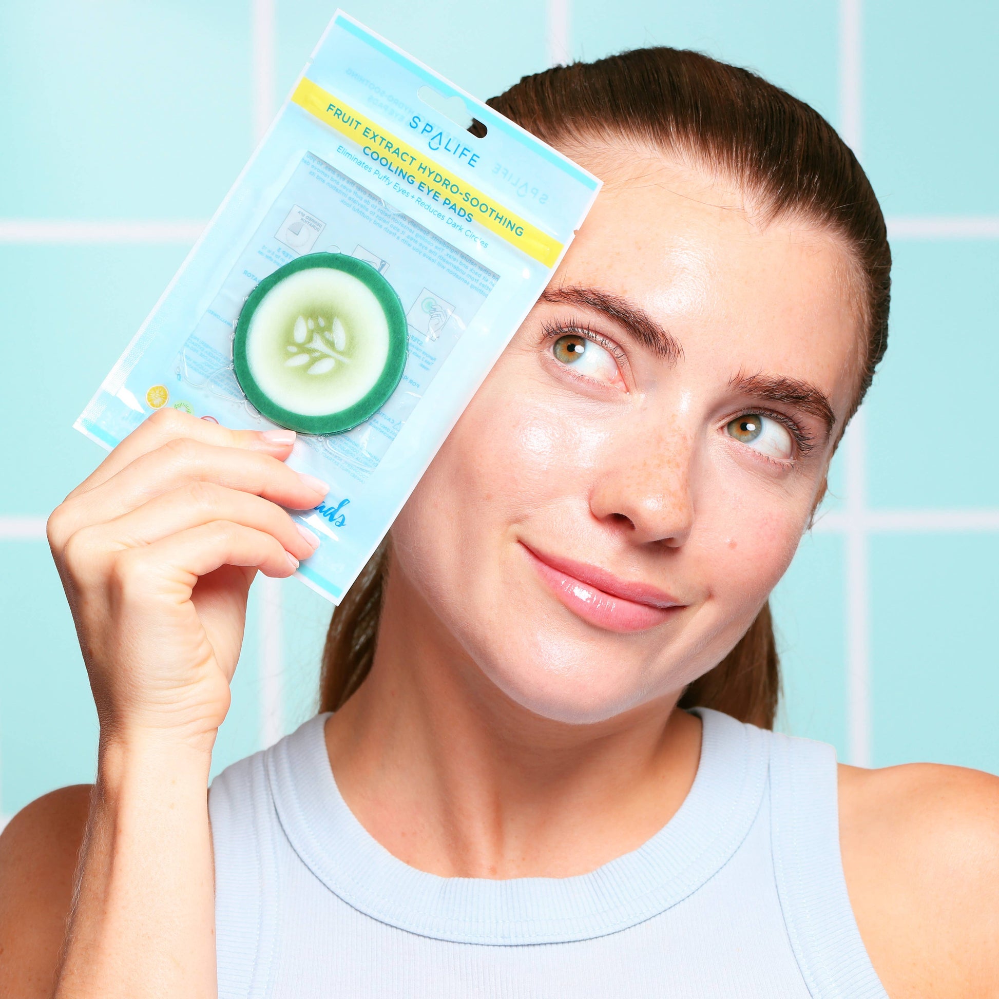 Cucumber Hydro-Soothing Cooling Eye Pad pack, hydrates skin and reduces dark circles. Available in pack of 12.