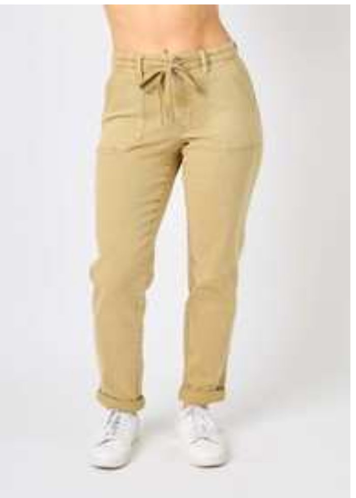 These Judy Blue joggers are the most comfortable jeans you could wear. It has a drawstring waist and a cuff. Bottom comes into colors, khaki and white.