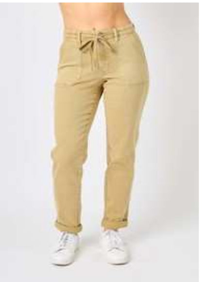 These Judy Blue joggers are the most comfortable jeans you could wear. It has a drawstring waist and a cuff. Bottom comes into colors, khaki and white.