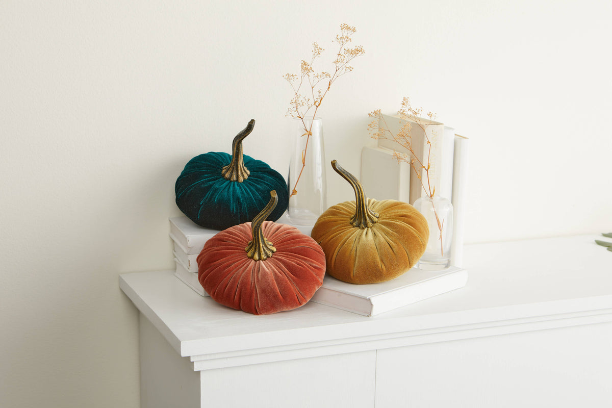 Pumpkin Large Velvet in fern shade, available in multiple sizes.