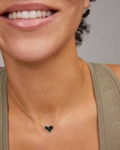 Kendra Scott Ari Heart Gold Pendant Necklace with black heart-shaped charm. Available in 16", 18", and 20" lengths.