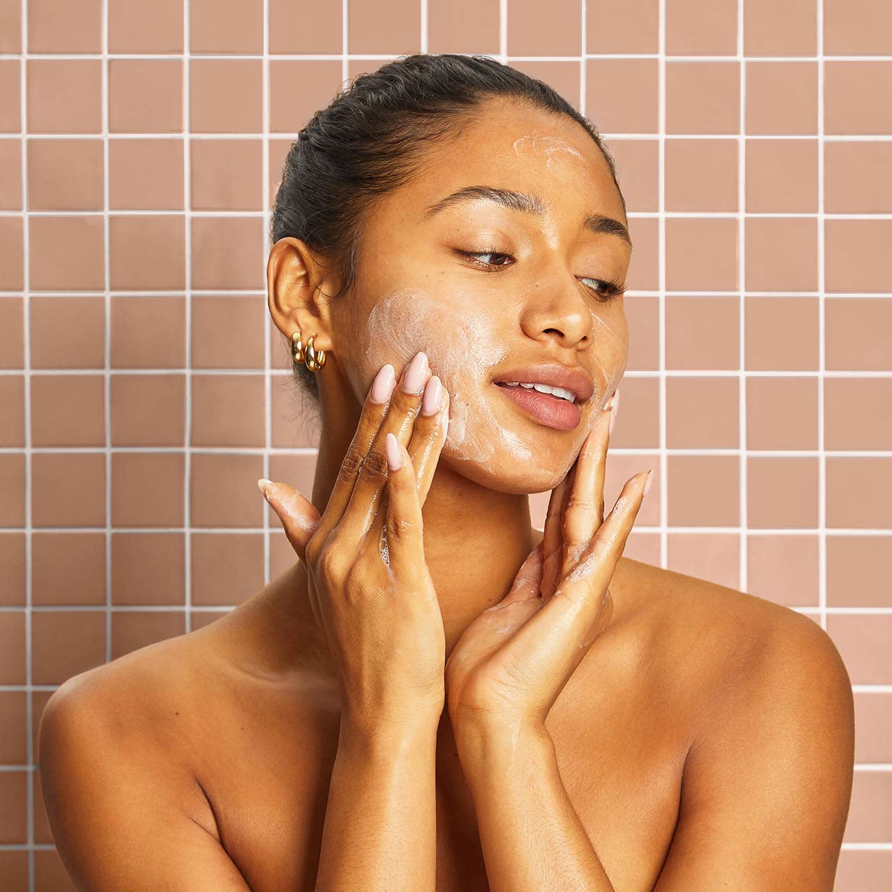 Kojic Acid Face and Body Bar, available in multiple sizes, targets hyperpigmentation for clearer skin.