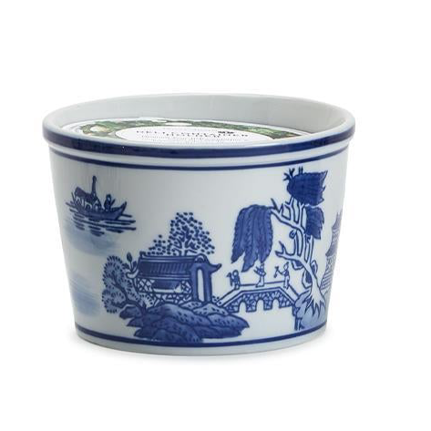 Blue and white porcelain deli container holder with willow pattern, lid included. Available in 3 patterns and multiple sizes.