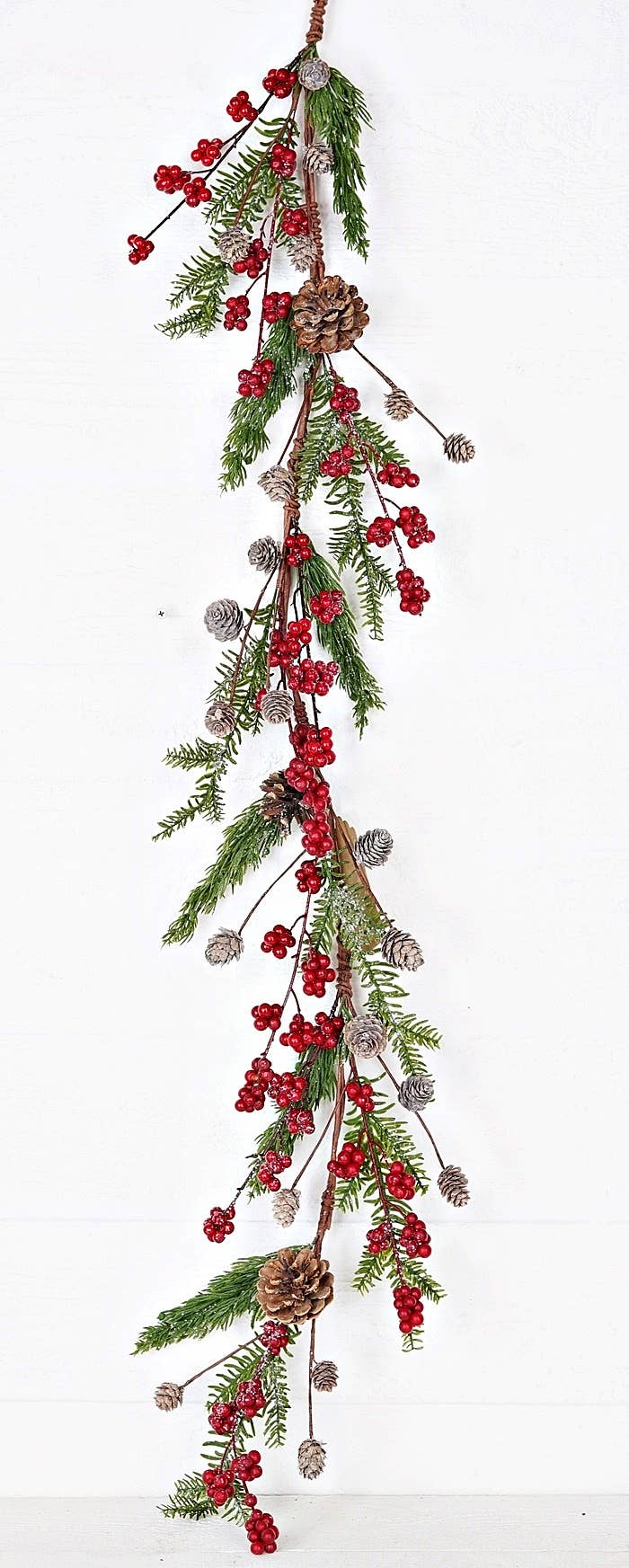 4ft Garland-Mix Pines w. Red Pepperberry and Pinecone