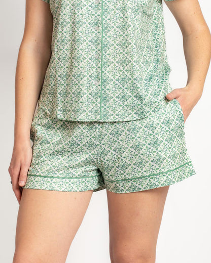 Carmen Sleep Bottoms set: green/white leafy print, relaxed fit, short-sleeve top, elastic waist, pockets. Sizes XS-XL.
