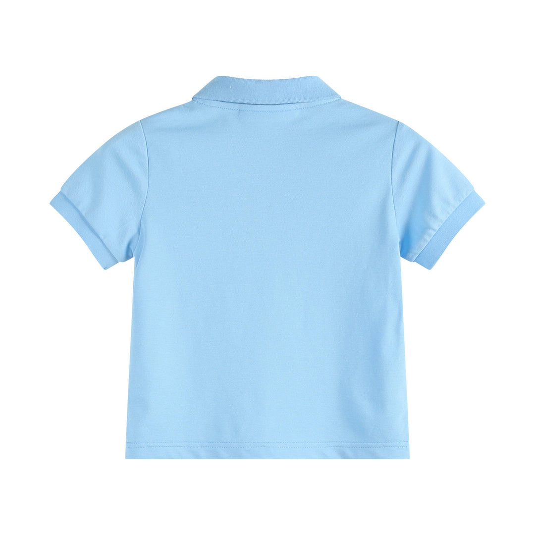 Light blue short-sleeve collared shirt with neat hems. Available in boys&