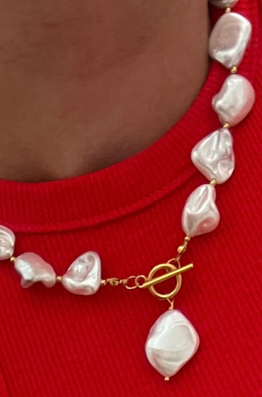 Chunky Pearl Necklace with river pearls and a gold toggle clasp. Sizes available: 16", 18", 20".