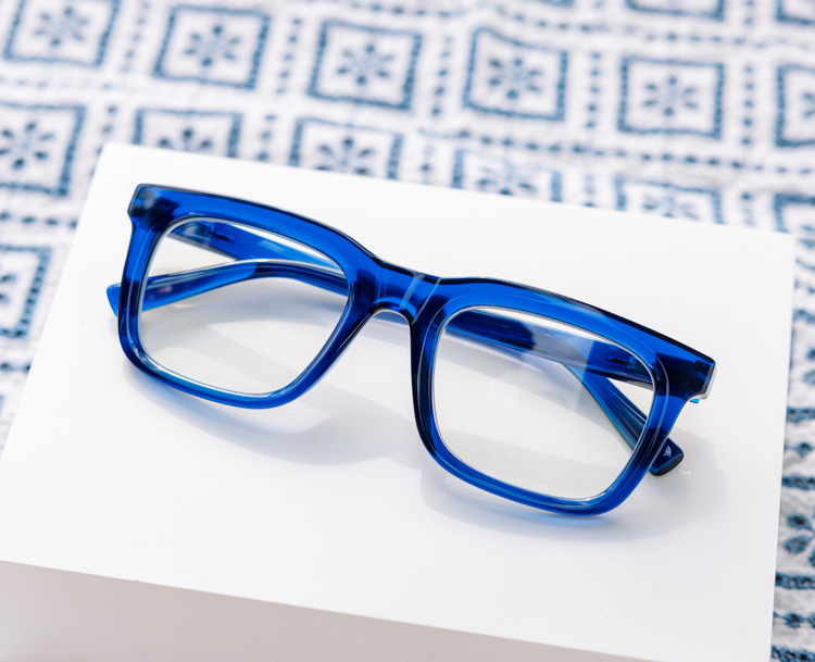 Rectangular blue light glasses with clear lenses. Available in multiple sizes.