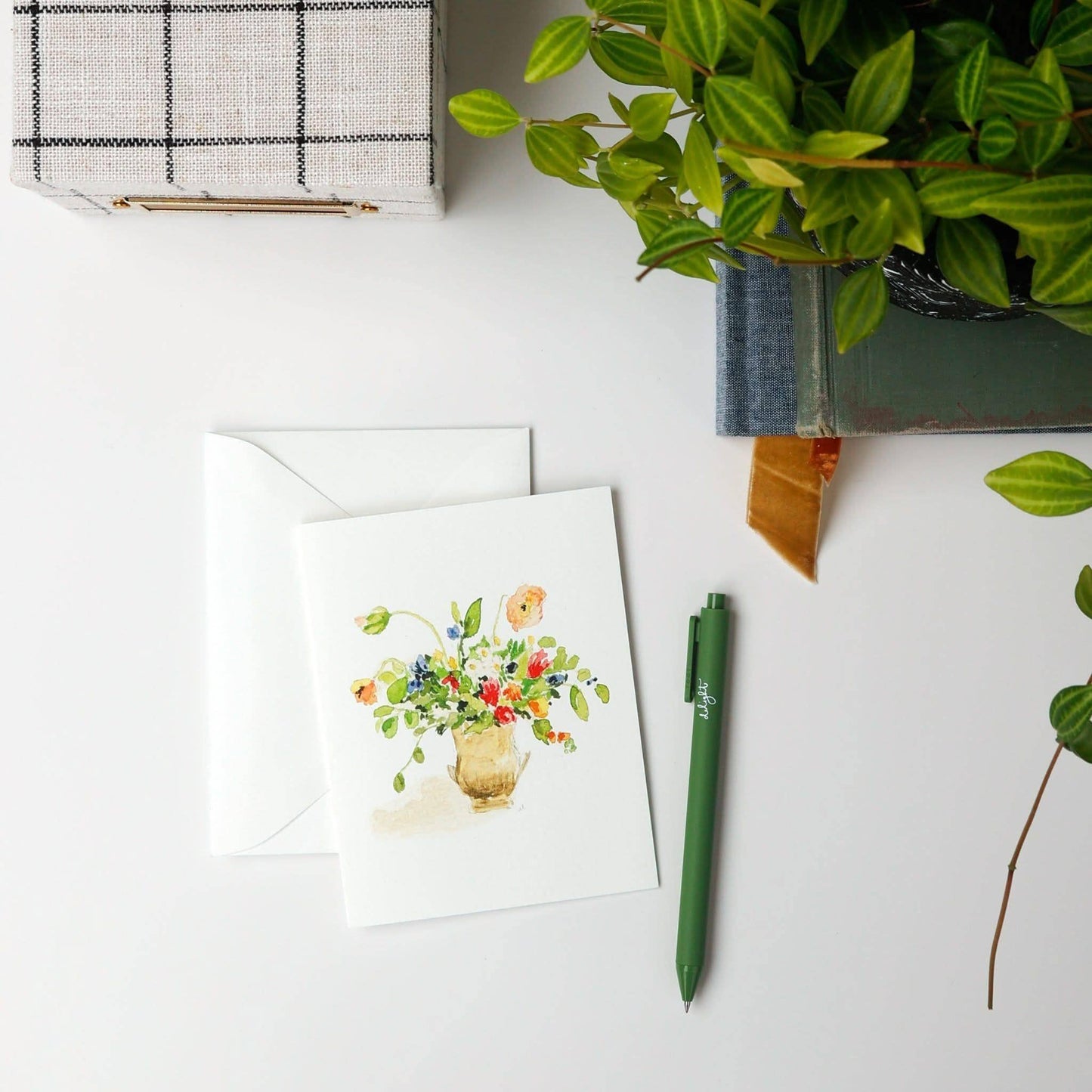 Set of 8 Bouquet notecards with watercolor floral designs. Sizes available: not specified.